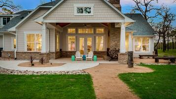 House (4 Bedrooms) | Interior