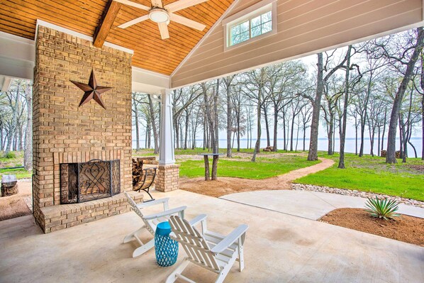 House (4 Bedrooms) | Interior - Waterfront Lake Tawakoni Home w/ Fire Pit! (Quinlan)