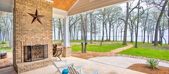 Waterfront Lake Tawakoni Home w/ Fire Pit!