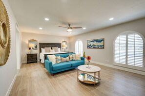 House (5 Bedrooms) | Interior - Private Pool & Hot Tub: Spacious Scottsdale Home! (Scottsdale)