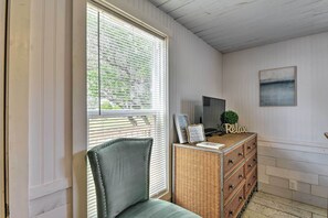 Apartment (0 Bedroom) | Interior