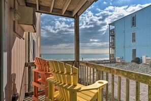 Apartment (2 Bedrooms) | Front of property - Oceanfront Topsail Beach Retreat - Steps to Shore! (Sneads Ferry)
