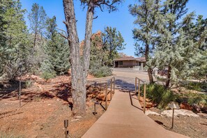 Interior - Mountain-view Patio: Sedona Suite Near Trails (Sedona)