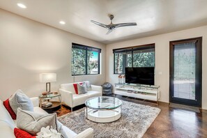 Apartment (1 Bedroom) | Interior - Mountain-view Patio: Sedona Suite Near Trails (Sedona)