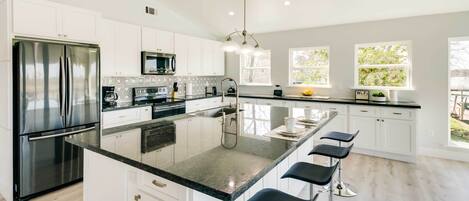 House (4 Bedrooms) | Interior