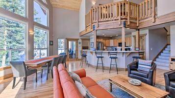 House (4 Bedrooms) | Front of property