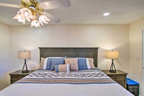 Apartment (1 Bedroom) | Interior - Resort Perks, Course Views: Paradise Valley Condo! (Phoenix)