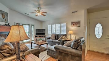 House (2 Bedrooms) | Interior