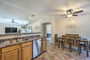 منزل (4 Bedrooms) | المنشأة من الداخل