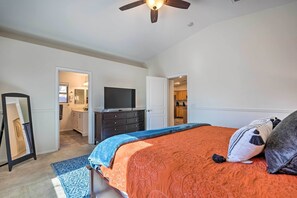 منزل (4 Bedrooms) | 4 عدّة غرف نوم ومكتب ومساحة عمل للكمبيوتر المحمول ومكواة/لوح ك ي