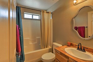 Talo (3 Bedrooms) | Kylpyhuone