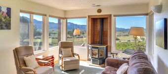 Zion Mountain Guest House w/ Canyon Vistas!
