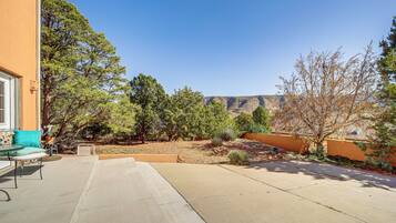 Apartment (2 Bedrooms) | Front of property