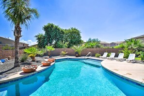 House (5 Bedrooms) | Interior