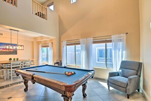 House (5 Bedrooms) | Interior