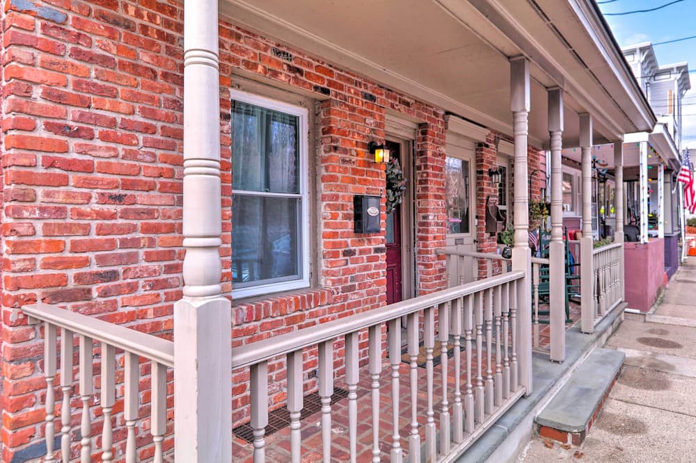 Cozy Lambertville Abode in the Heart of Downtown! - Pineville, PA