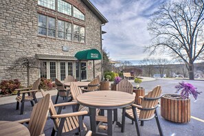 Apartment (2 Bedrooms) | Interior - Heated Pool Access: Condo < 5 Mi to Branson Strip! (Branson)