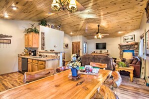 House (2 Bedrooms) | Interior