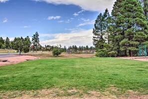 Interior - 3 Mi to Fool Hollow Lake: Romantic Show Low Cabin (Show Low)