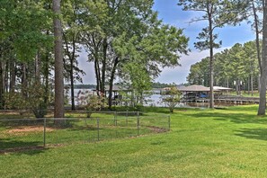 House (3 Bedrooms) | Interior - Cozy Lakefront Benton Home ~ 20 Mi to Shreveport! (Benton)