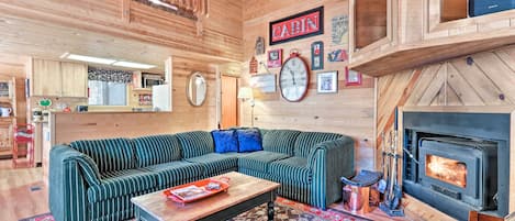 House (2 Bedrooms) | Living area