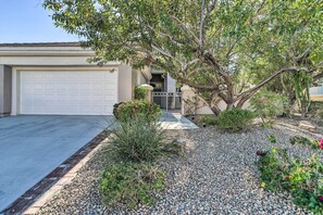 House (2 Bedrooms) | Interior - Palm Desert Home w/ Pool Access & Mountain Views! (Palm Desert)