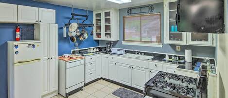 House (2 Bedrooms) | Interior