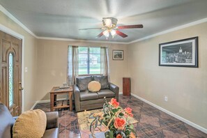 House (2 Bedrooms) | Interior - Gulf Coast Home < 2 Mi to Parks & Museums! (Orange)