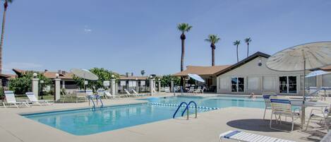 Apartment (2 Bedrooms) | Front of property