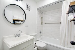 Interior - 3 Mi to Old Town, Community Pool: Scottsdale Condo (Scottsdale)