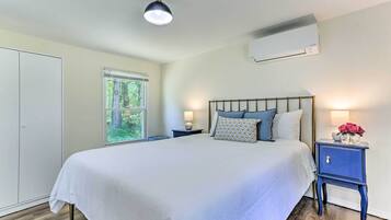 House (3 Bedrooms) | 3 bedrooms, iron/ironing board, bed sheets