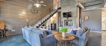 Dog-friendly Kingsland Rental on Lake Lbj!