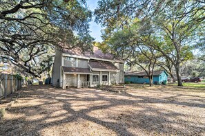 House (3 Bedrooms) | Interior - Dog-friendly Kingsland Rental on Lake Lbj! (Kingsland)