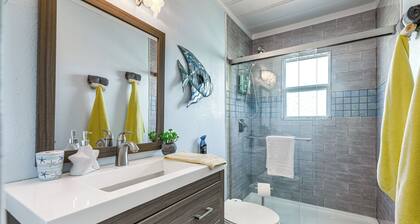 Cozy Cottage w/ Patio < 2 Mi to Rockport Beach!