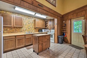 House (5 Bedrooms) | Interior - Rogers Cabin w/ Direct Access to Beaver Lake! (Garfield)