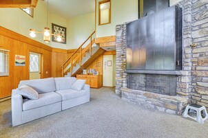 House (5 Bedrooms) | Interior