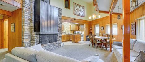 House (5 Bedrooms) | Interior