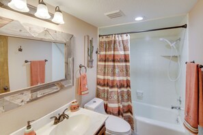 Interior - 2 Mi to Lake Havasu: Private Oasis w/ Pool & Views (Lake Havasu City)