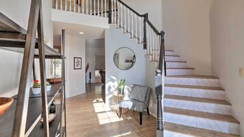 Talo (5 Bedrooms) | Sisätilat