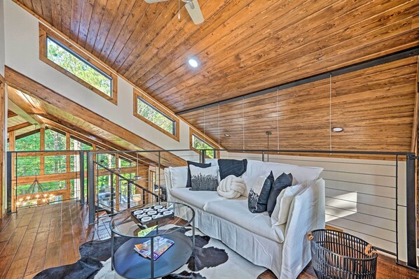 House (2 Bedrooms) | Interior - Broken Bow Cabin < 9 Mi to Choctaw Landing Casino (Broken Bow)