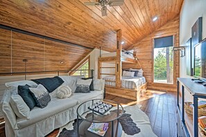 House (2 Bedrooms) | Interior - Broken Bow Cabin < 9 Mi to Choctaw Landing Casino (Broken Bow)