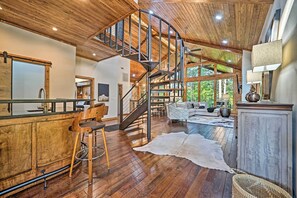 House (2 Bedrooms) | Interior - Broken Bow Cabin < 9 Mi to Choctaw Landing Casino (Broken Bow)