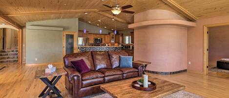 House (2 Bedrooms) | Interior