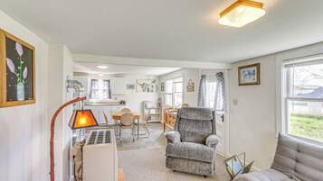 ํ์ฐ์ค (2 Bedrooms) | ๋ด๋ถ