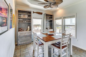 House (3 Bedrooms) | Interior - Waterfront Rockport Home w/ Deck & Boat Ramp! (Rockport)