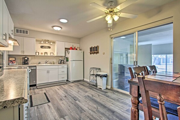 House (2 Bedrooms) | Interior - 6 Mi to State Farm Stadium: Wfh-friendly Home! (Sun City)