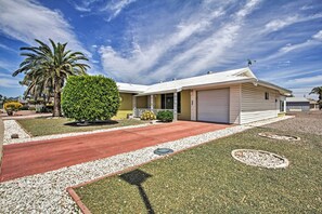 House (2 Bedrooms) | Interior - 6 Mi to State Farm Stadium: Wfh-friendly Home! (Sun City)