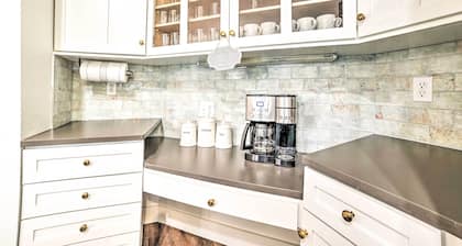 Game Room & On-site Snow Trails! Bellaire Retreat