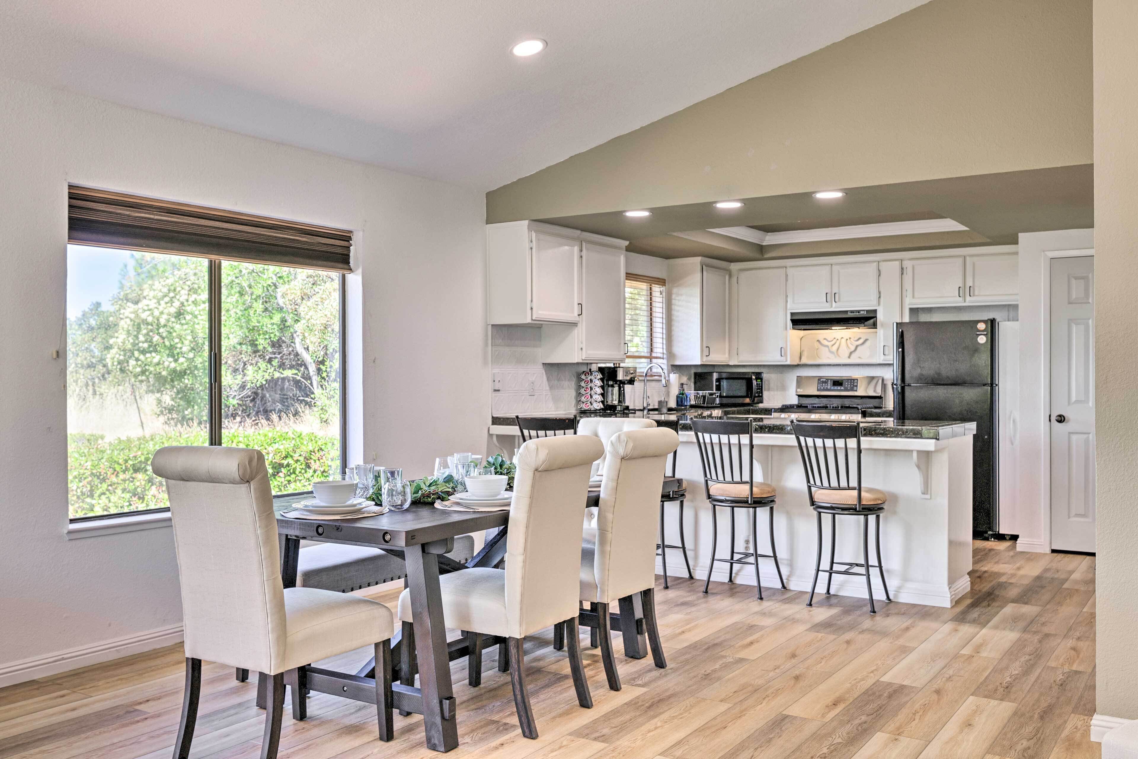 House (4 Bedrooms) | Interior