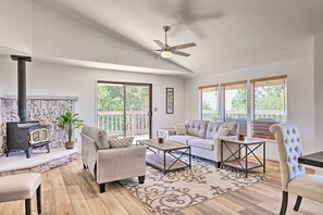 House (4 Bedrooms) | Interior